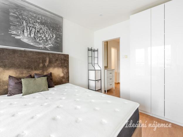 Pronájem bytu 4+kk, Praha - Kobylisy, Kaňkovského, 84 m2