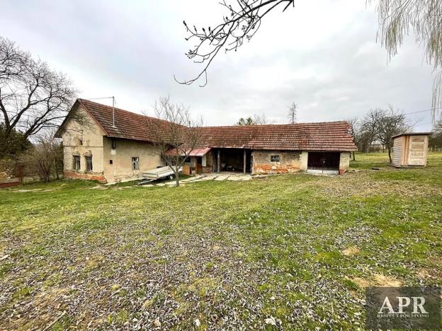 Prodej rodinného domu, Svárov, 200 m2