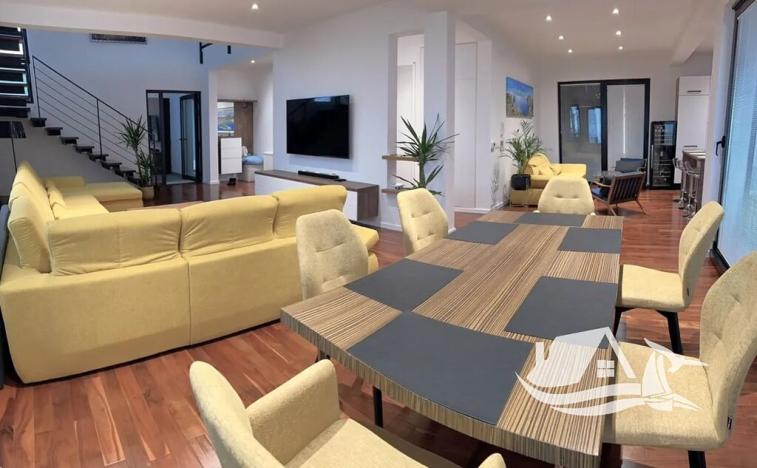 Prodej vily, Makarska, Chorvatsko, 360 m2