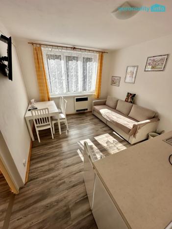 Pronájem bytu 1+1, Loket, Sportovní, 35 m2