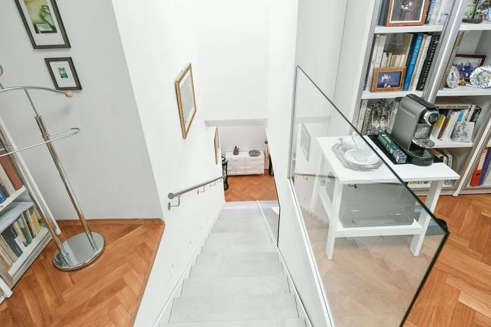 Prodej atypického bytu, Praha, Valentinská, 108 m2