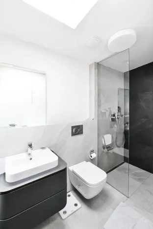 Prodej atypického bytu, Praha, Valentinská, 108 m2