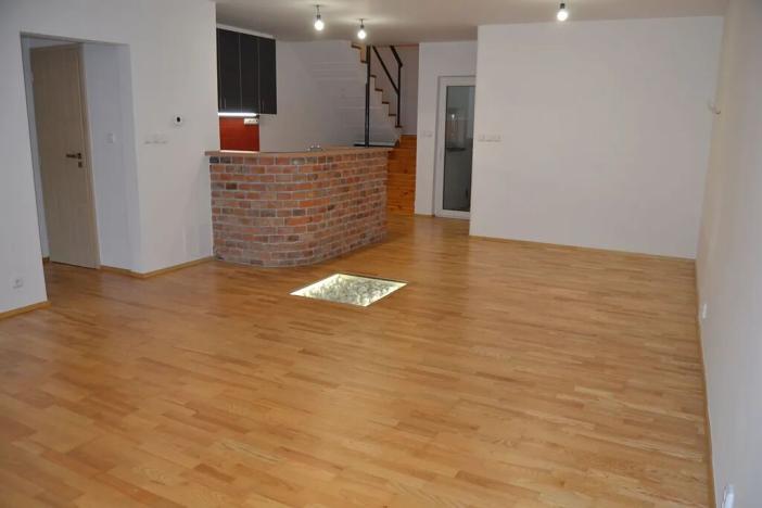 Prodej obchodního prostoru, Brno, Soběšická, 195 m2