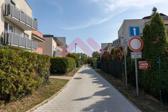 Pronájem bytu 3+kk, Praha - Dolní Měcholupy, V osikách, 75 m2