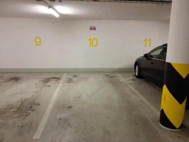 Pronájem garážového stání, Brno, Cihlářská, 18 m2