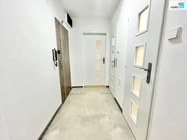 Pronájem bytu 4+1, Praha - Modřany, U zastávky, 75 m2