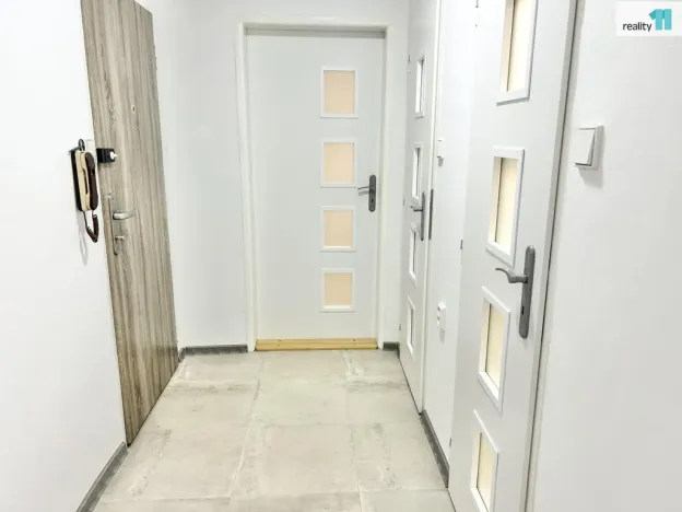 Pronájem bytu 4+1, Praha - Modřany, U zastávky, 75 m2