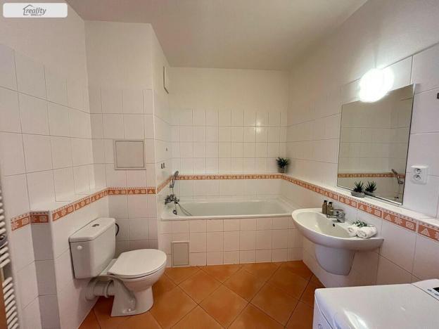 Pronájem bytu 1+kk, Praha - Strašnice, Názovská, 42 m2