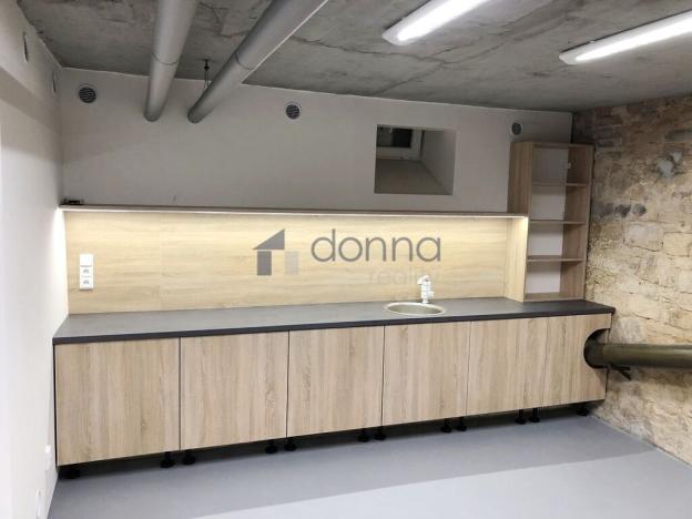 Pronájem komerční nemovitosti, Praha, Mikovcova, 18 m2