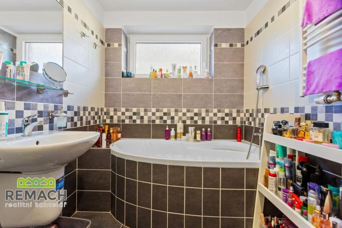 Pronájem bytu 2+kk, Náchod, Poděbradova, 79 m2