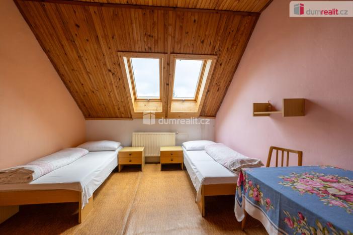 Prodej rybníku, Valeč - Kostrčany, 4174 m2