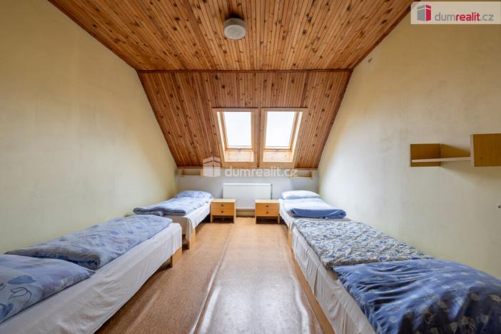 Prodej rybníku, Valeč - Kostrčany, 4174 m2