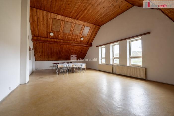 Prodej rybníku, Valeč - Kostrčany, 4174 m2