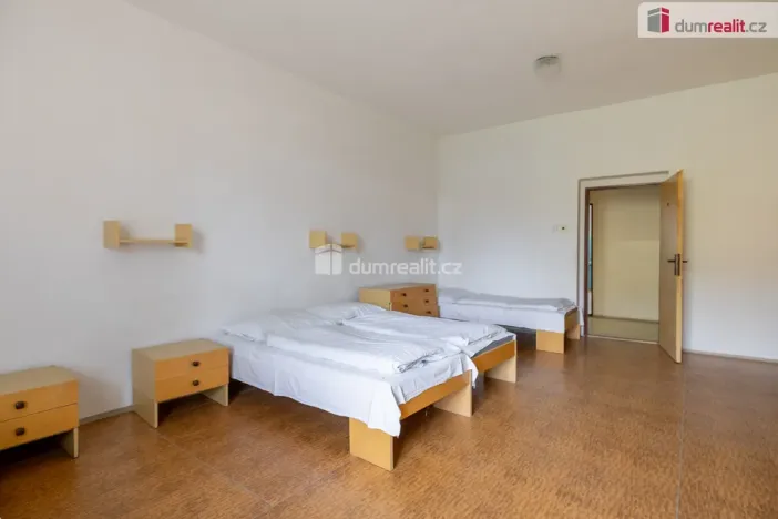 Prodej rybníku, Valeč - Kostrčany, 4174 m2