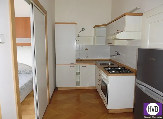 Pronájem bytu 2+kk, Praha, U křížku, 45 m2