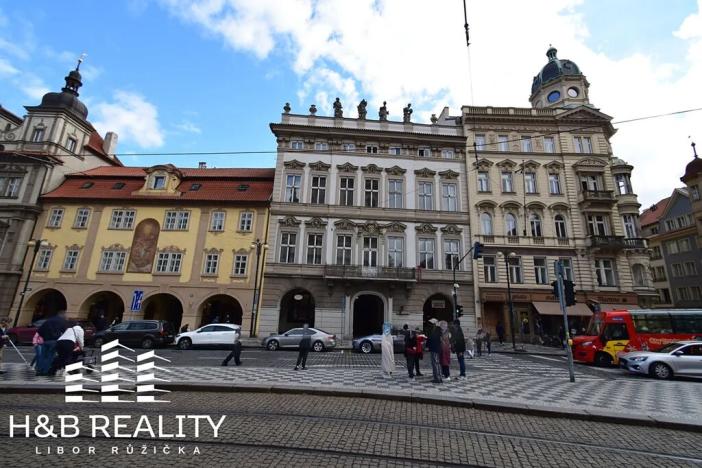 Pronájem obchodního prostoru, Praha - Malá Strana, Malostranské náměstí, 210 m2