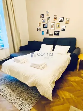 Pronájem bytu 2+kk, Praha, Lucemburská, 50 m2