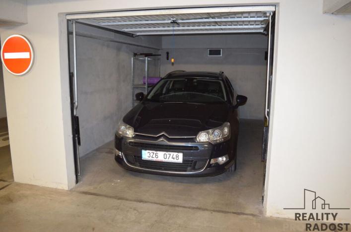 Pronájem garáže, Brno, Zderadova, 20 m2