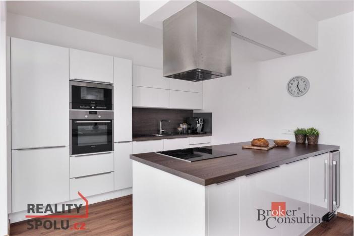 Prodej rodinného domu, Velké Popovice, U Školky, 190 m2