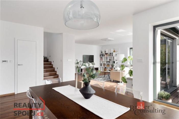 Prodej rodinného domu, Velké Popovice, U Školky, 190 m2