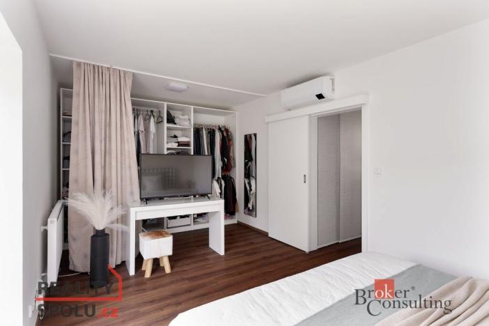 Prodej rodinného domu, Velké Popovice, U Školky, 190 m2