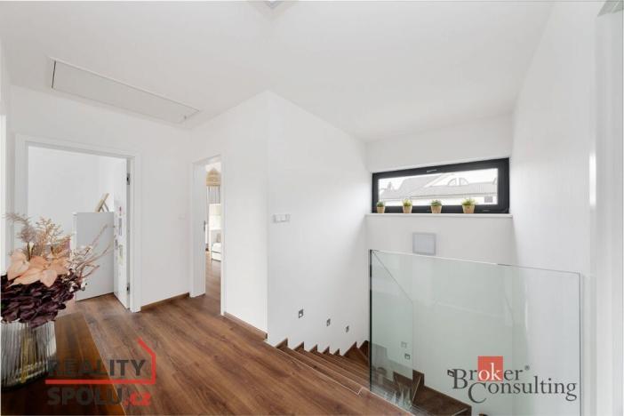 Prodej rodinného domu, Velké Popovice, U Školky, 190 m2