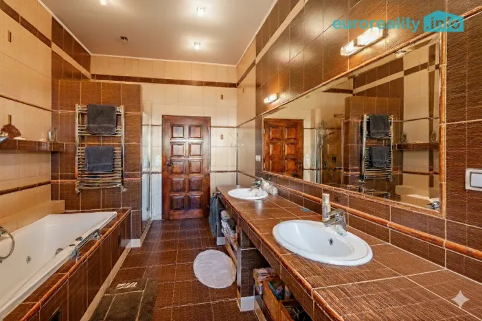 Prodej rodinného domu, Chodová Planá, Pivovarská, 274 m2