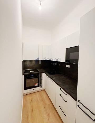 Pronájem bytu 2+kk, Praha, Bulharská, 43 m2