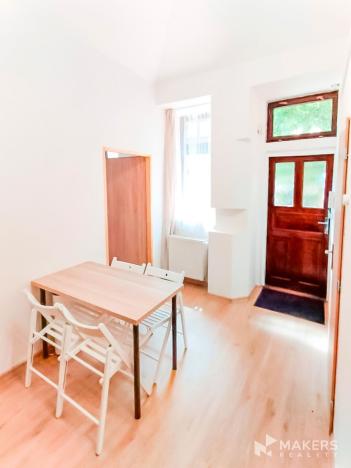 Pronájem bytu 2+kk, Praha - Smíchov, Plzeňská, 33 m2