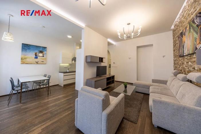 Prodej bytu 2+kk, Praha - Staré Město, Křižovnická, 71 m2