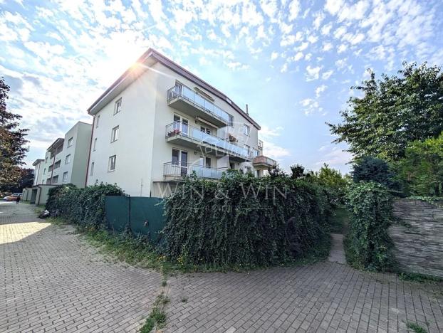 Pronájem bytu 1+kk, Praha - Běchovice, Českobrodská, 83 m2