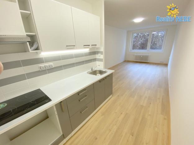 Pronájem bytu 2+kk, Praha - Smíchov, U Demartinky, 49 m2