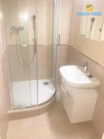 Pronájem bytu 2+kk, Praha - Smíchov, U Demartinky, 49 m2