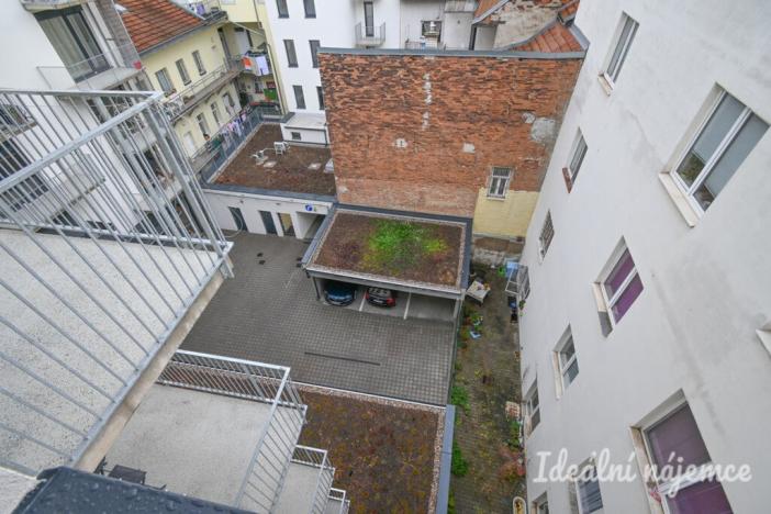 Pronájem bytu 1+kk, Brno, Křenová, 28 m2