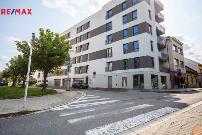 Pronájem bytu 1+kk, Hradec Králové, V Koutech, 37 m2