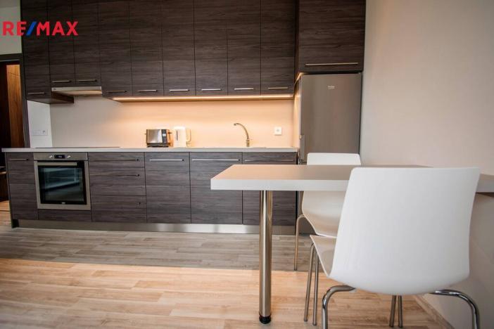 Pronájem bytu 1+kk, Hradec Králové, V Koutech, 37 m2