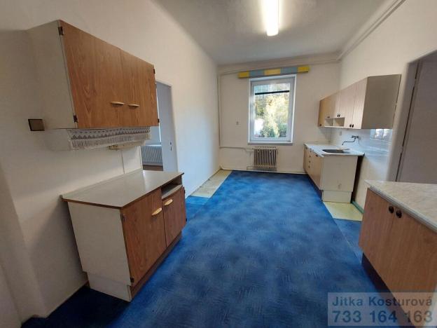 Pronájem bytu 2+1, Krnov - Pod Cvilínem, Chářovská, 90 m2