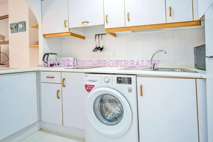 Prodej bytu 1+kk, Torrevieja, Španělsko, Calle Los gases, 40 m2