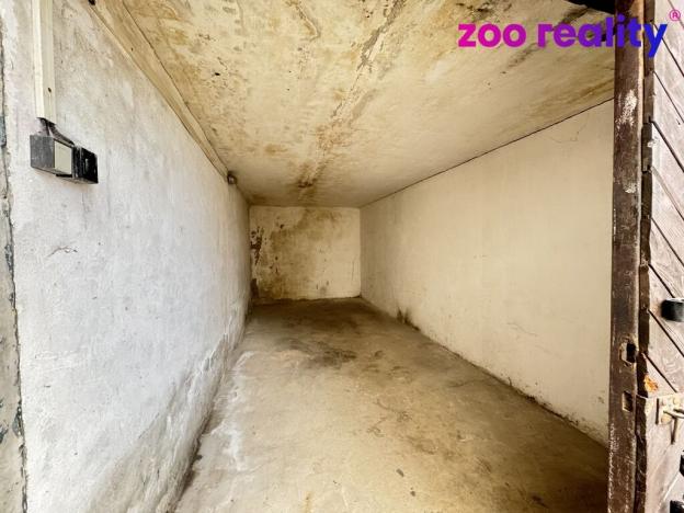 Pronájem garáže, Chomutov, Roháčova, 18 m2