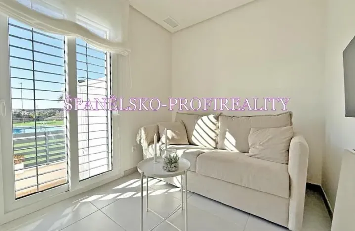 Prodej vily, Torrevieja, Španělsko, 100 m2