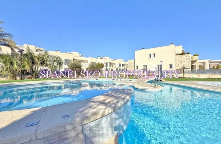 Prodej vily, Torrevieja, Španělsko, 100 m2