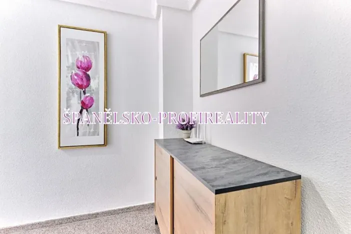 Prodej bytu 3+1, Torrevieja, Španělsko, 100 m2