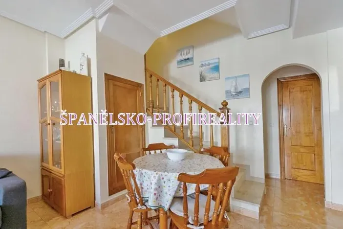 Prodej bytu 3+1, Torrevieja, Španělsko, 75 m2