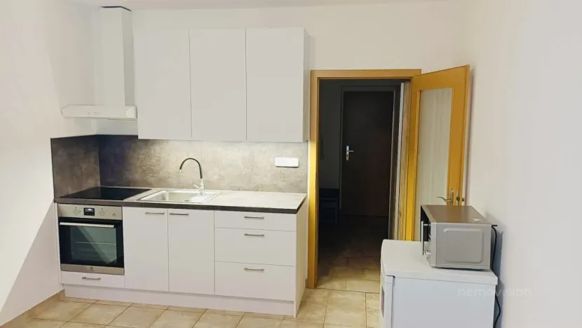 Pronájem bytu 1+kk, Zlín, Na Honech I, 27 m2