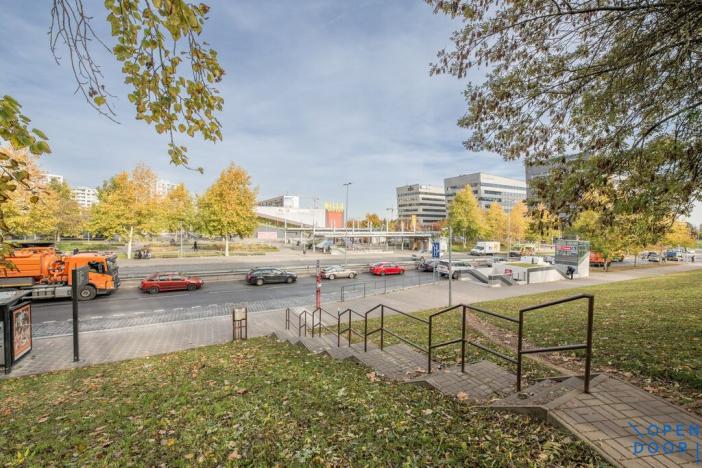 Pronájem bytu 2+kk, Praha, Zubrnická, 56 m2