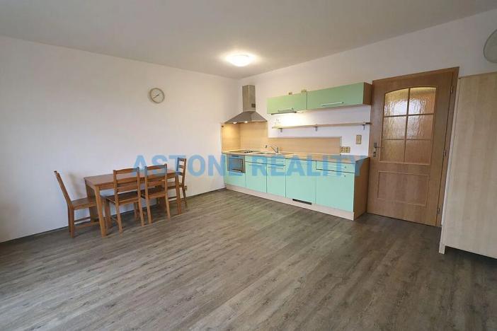 Pronájem bytu 1+kk, Praha - Hostivař, Švehlova, 35 m2