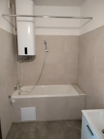 Pronájem bytu 2+kk, Pardubice, Nerudova, 50 m2