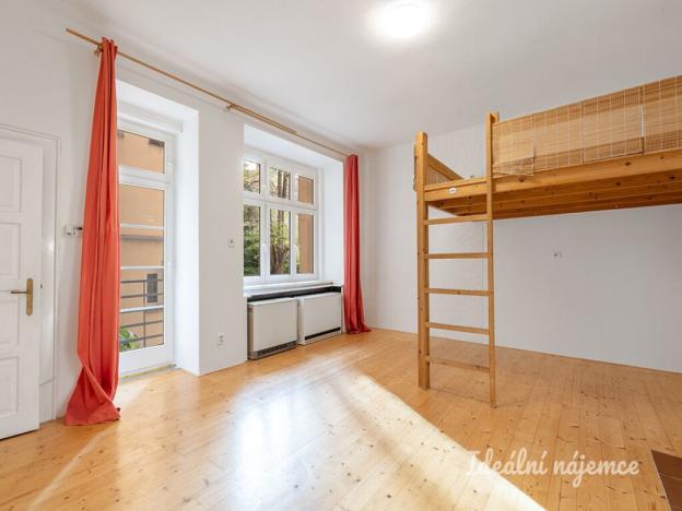 Pronájem bytu 1+kk, Praha - Podolí, Doudova, 33 m2