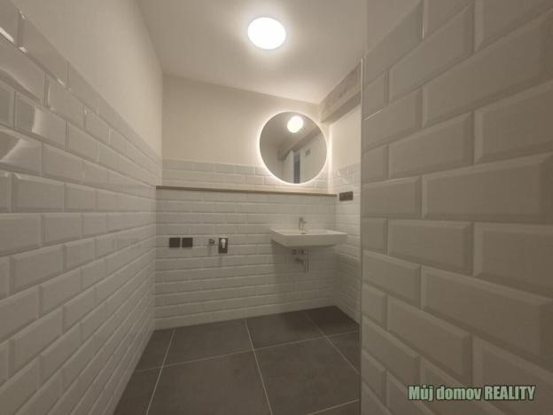 Pronájem bytu 3+kk, Praha - Vysočany, Kolbenova, 66 m2