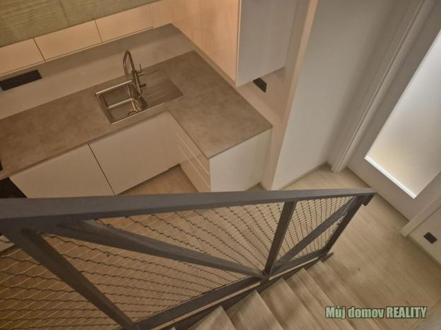 Pronájem bytu 3+kk, Praha - Vysočany, Kolbenova, 66 m2